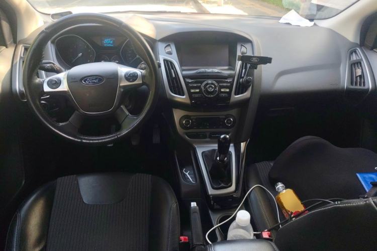 Used Ford Focus 2012 Hatchback 1.6L Manual Fashion Edition
