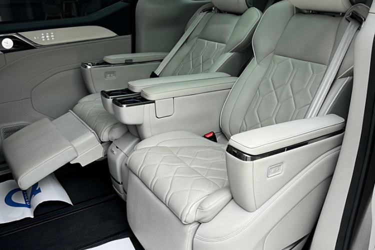 Used Volvo EM90 2025 Ultra Six-Seater