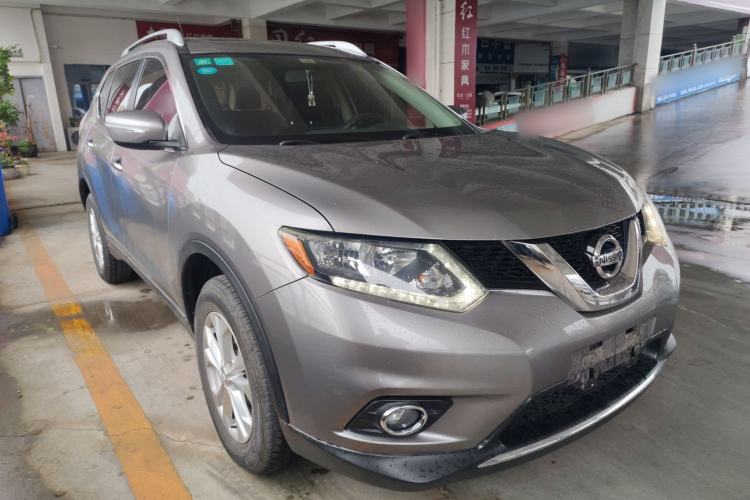 Used Nissan X-Trail 2014 2.5L CVT Leading Edition 4WD Front Right 45 Deg