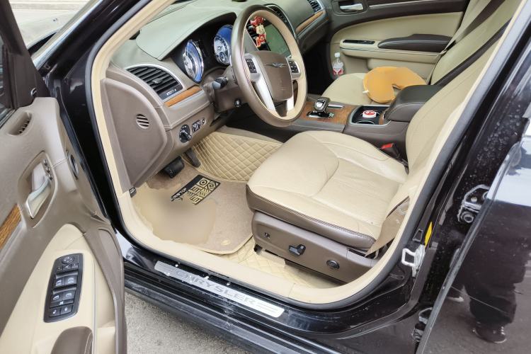 Used Chrysler 300C 2014 3.0L Excellence Edition