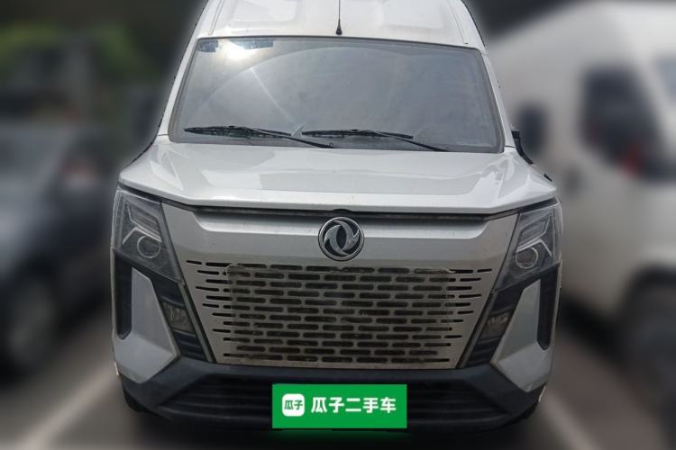 Used Dongfeng Yufeng 2023 V9+ 2.3T Manual Rear-Drive Van Long Wheelbase Mid-Roof Design 3-Seater
