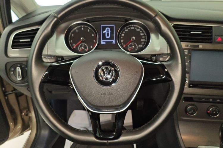 Used Volkswagen Golf 2015 1.6L Automatic Comfort Model
