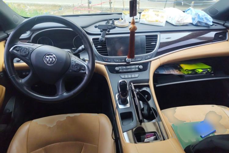 Used Buick LaCrosse 2018 28T Luxury Model
