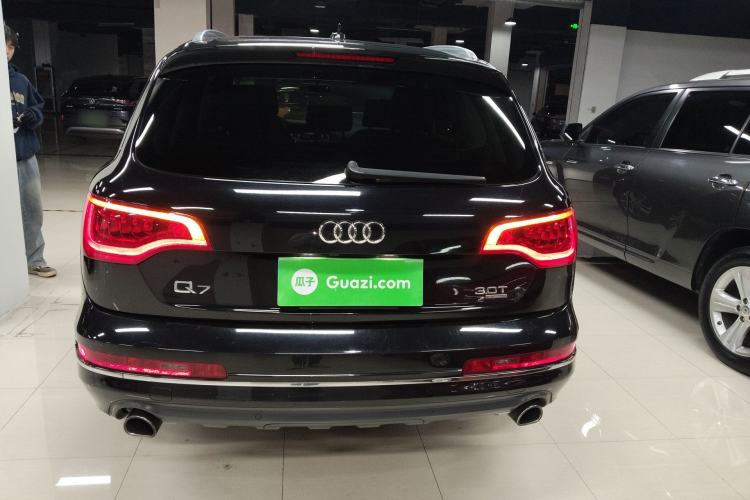 Used Audi Q7 2014 35 TFSI quattro Ambition model
