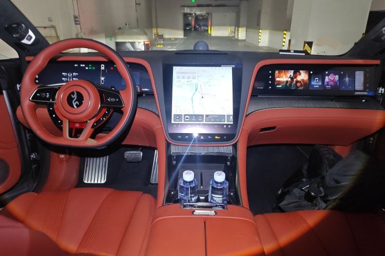 Used Yangwang U7 2025 EV Four-Seat Flagship Edition
