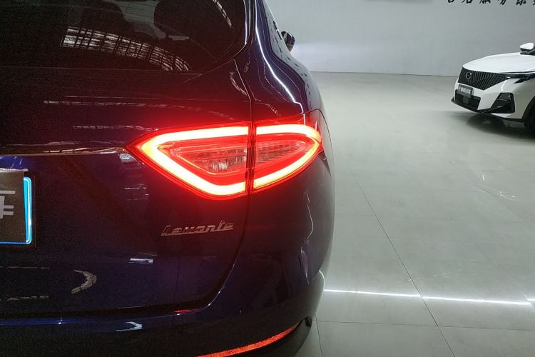 Used Maserati Levante 2018 3.0T Classic Edition Right Rear Taillight