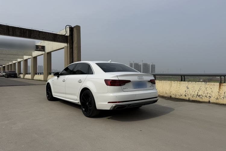 Used Audi A4L 2019 40 TFSI Fashion Edition China VI Emission Standard