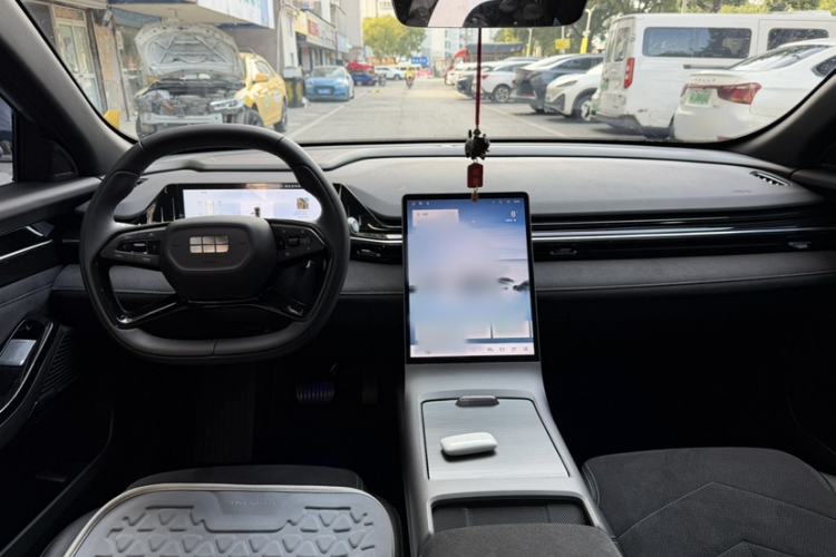 Used Geely Galaxy L6 2024 125km Creative Edition
