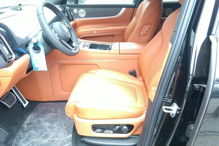 Used Hima AITO M9 2025 Extended-Range Ultra Version 52 kWh 6-Seater Left Front Seat