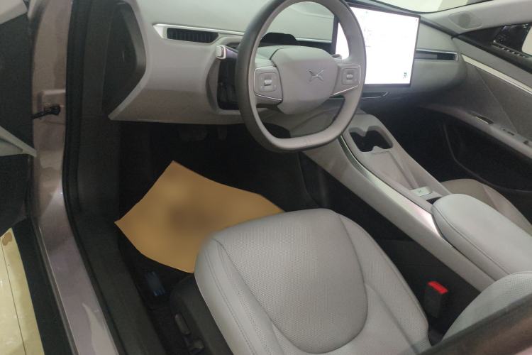 Used XPeng MONA M03 2025 600 with Ultra-Long Range Max Center Console