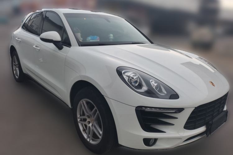 Used Porsche Macan 2016 Macan 2.0T Front Right 45 Deg