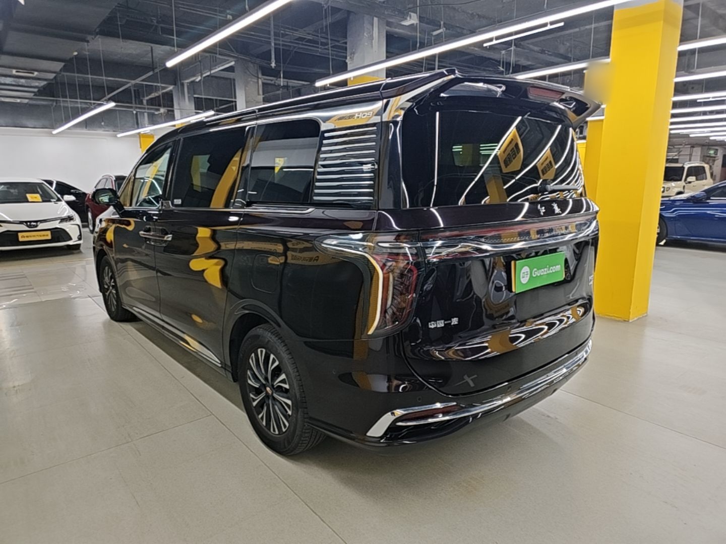 Hongqi HQ9 PHEV 2024 2.0T Four-Wheel Drive Luxury Edition — снимка 4
