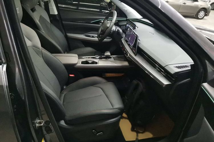 Used Oshan Z6 2023 Blue Whale 1.5T DCT Smart-Led City Edition