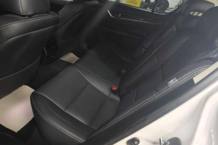 Used Lexus GS 2016 200T Leading Edition
