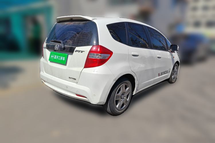 Used Honda Fit 2011 1.3L automatic comfort version
