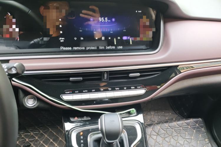 Used GAC Trumpchi M6 2023 PRO 270T DCT Luxury Edition Audio And AC Panel