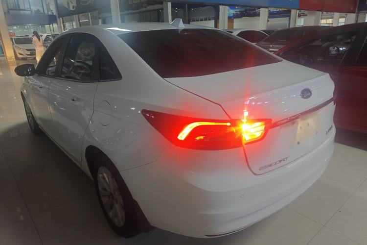 Used Ford Escort 2015 1.5L Automatic Fashion Model Rear Left 45 Deg