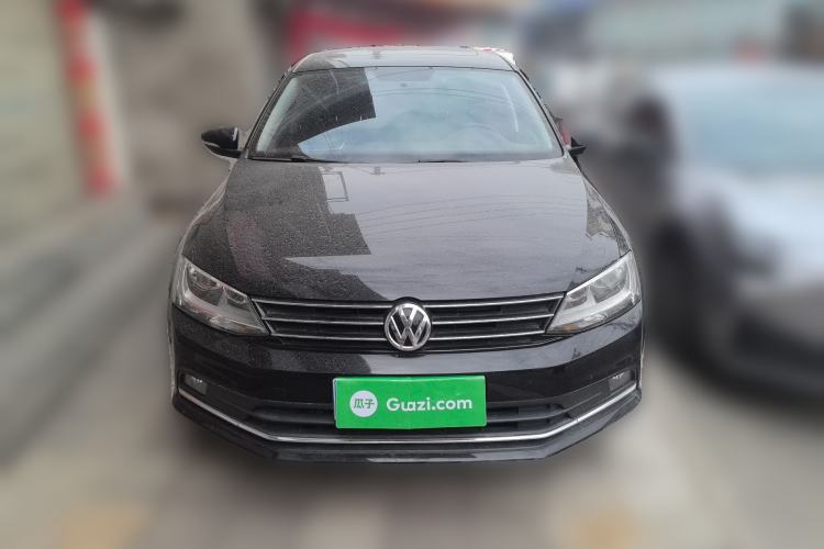 Used Volkswagen Sagitar 2015 1.6L Manual Comfort Model