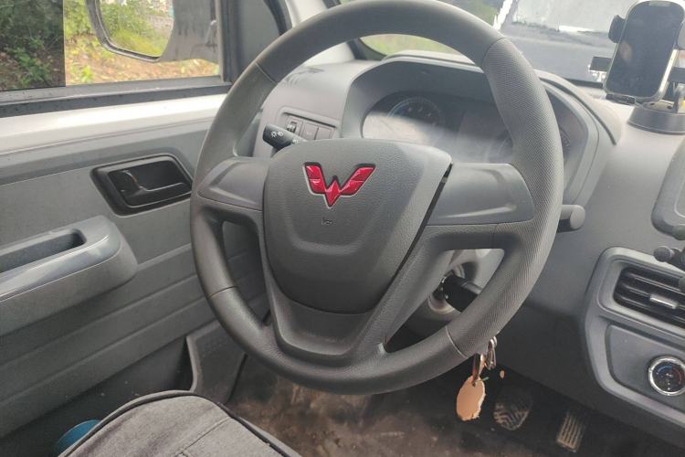 Used Wuling Yangguang 2024 300km Range Practical Window-Sealed Version 60kW
