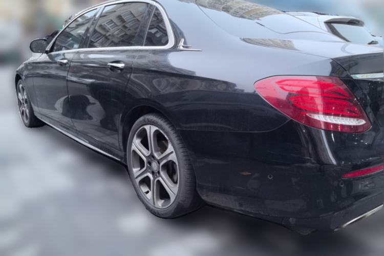 Used Mercedes-Benz E-Class 2016 E 300 L Sporty and Stylish Model Exterior 2