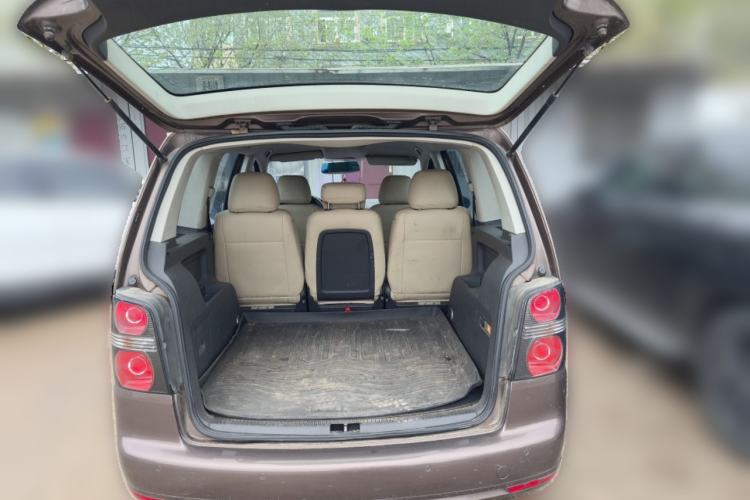 Used Volkswagen Touran 2013 1.4T Manual Fashion Edition 5 Seats Trunk