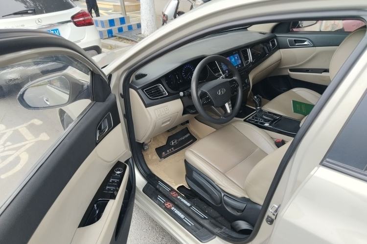 Used Hyundai Mistra 2014 1.8L Automatic Smart GLS Driver Seat