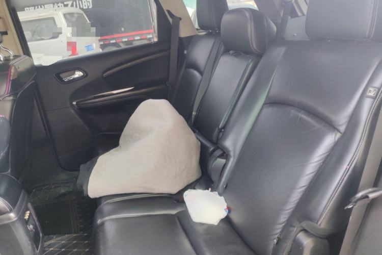 Used Dodge Journey 2013 2.4L Two-Wheel Drive Luxury Version