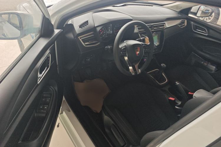 Used Roewe i5 2020 1.5L Manual 4G Connect Luxury Edition
