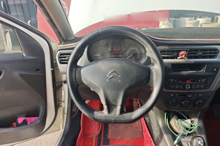 Used Citroen Elysee 2014 1.6L Manual Fashion Model CNG Steering Wheel