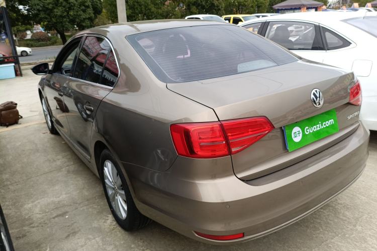 Used Volkswagen Sagitar 2015 1.6L Manual Comfort Model