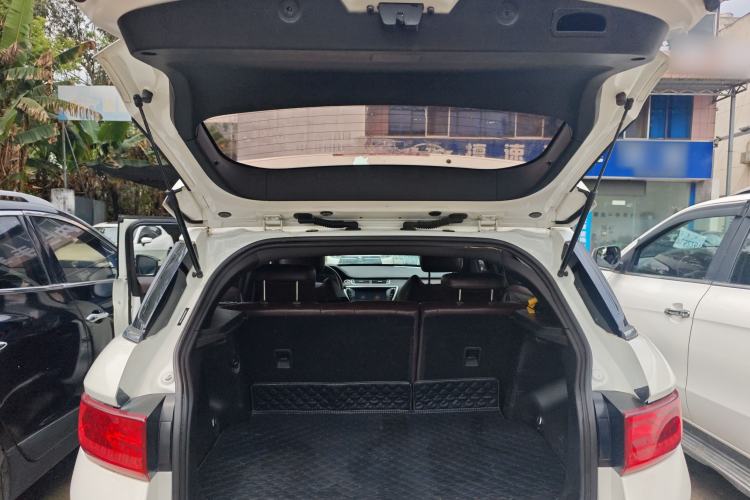 Used Land X7 2015 2.0T Panoramic Prestige Edition Trunk