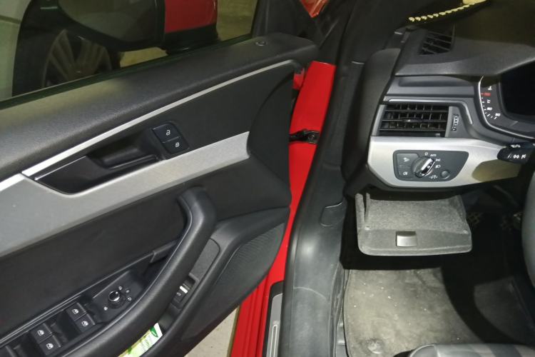 Used Audi A5 2017 Cabriolet 40 TFSI Fashion Model Driver Seat