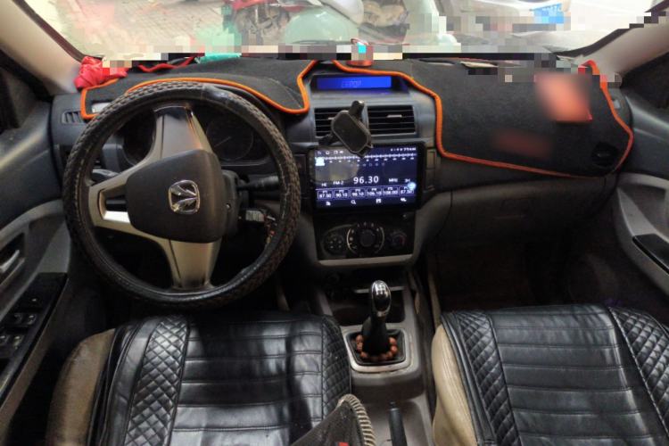 Used BAIC Weiwang M20 2014 1.5L practical type BJ415A Center Console