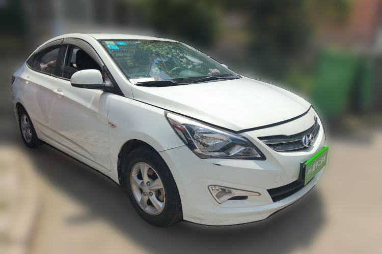 Used Hyundai Verna (older generation) 2014 1.4L Automatic Smart GLS Front Right 45 Deg