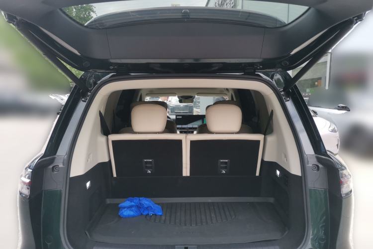 Used Chery Fengyun T11 2026 Model 220 All-Wheel Drive Family Fun Edition Trunk