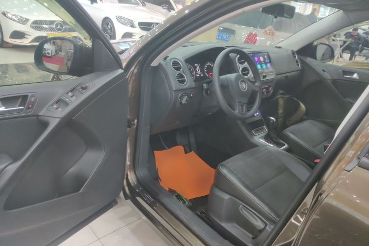 Used Volkswagen Tiguan L 2017 300TSI Automatic Two-Wheel Drive Silk Road Luxury Edition
