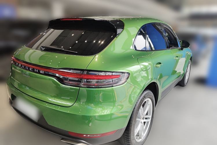 Used Porsche Macan 2018 Macan 2.0T Rear Right 45 Deg