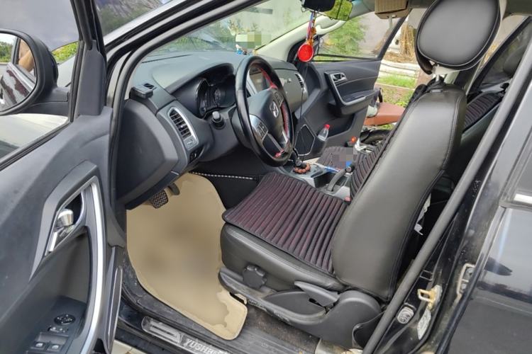 Used JMC Yusheng S350 2013 2.4T Automatic 2WD Diesel Luxury Edition 5 Seats
