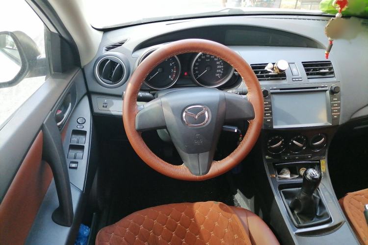 Used Mazda Mazda 3 2015 Sedan 1.6L Manual Comfort Model