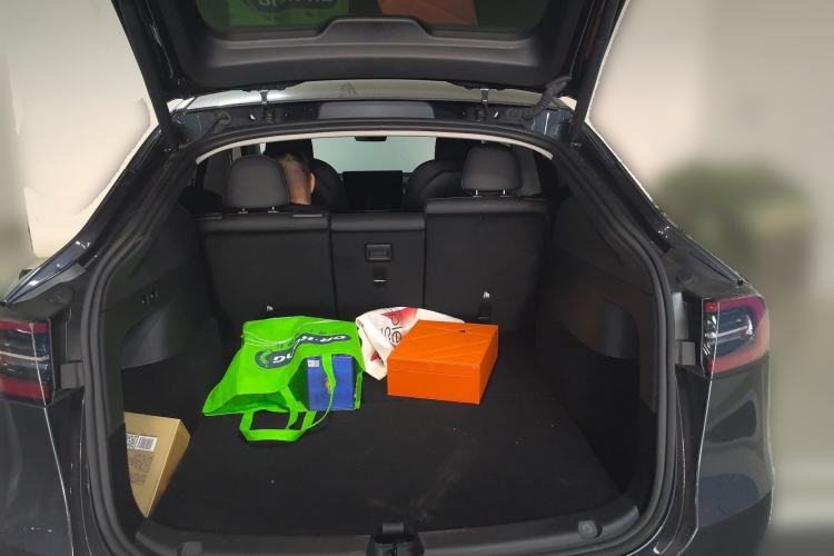 Used Tesla Model Y 2024 Rear-Wheel-Drive Version Trunk