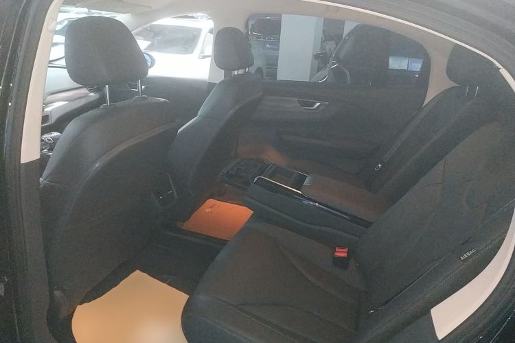 Used Hongqi E-QM5 2024 450km Range Commuter Version
