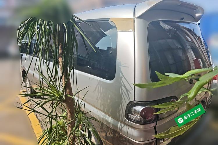 Used FORTHING Lingzhi 2013 M3 1.6L 7-Seater Luxury Model
