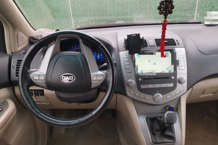 Used BYD S6 2013 Platinum Edition 2.0L Manual Elite Model
