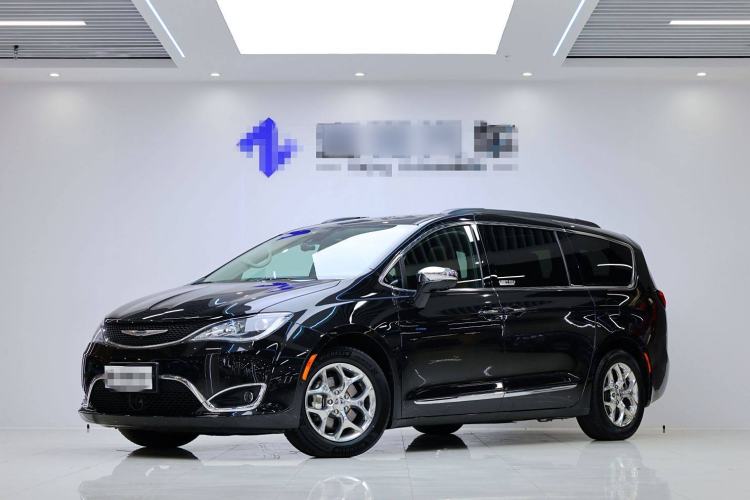 Used Chrysler Grand Voyager 2017 3.6L Premium Edition