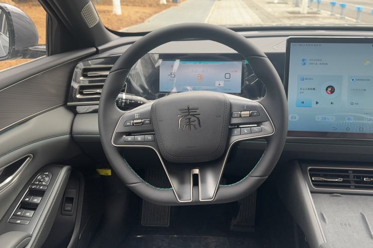 Used BYD Qin L 2024 DM-i 120KM Excellence Model
