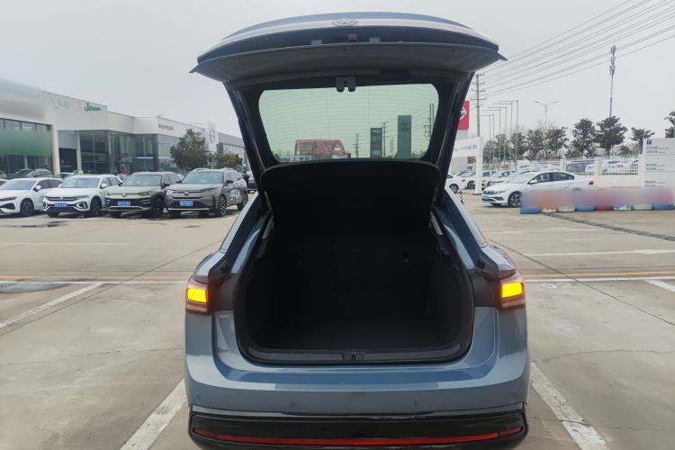 Used Volkswagen ID.7 VIZZION 2024 AIR model Trunk