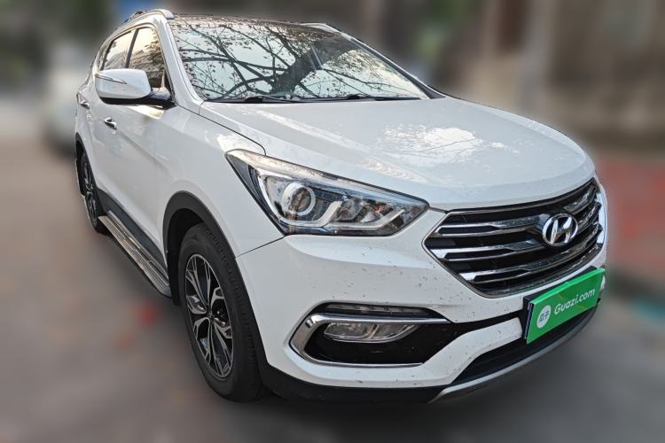 Used Hyundai Santa Fe 2017 2.0T Automatic All-Wheel Drive Smart 7-Seater