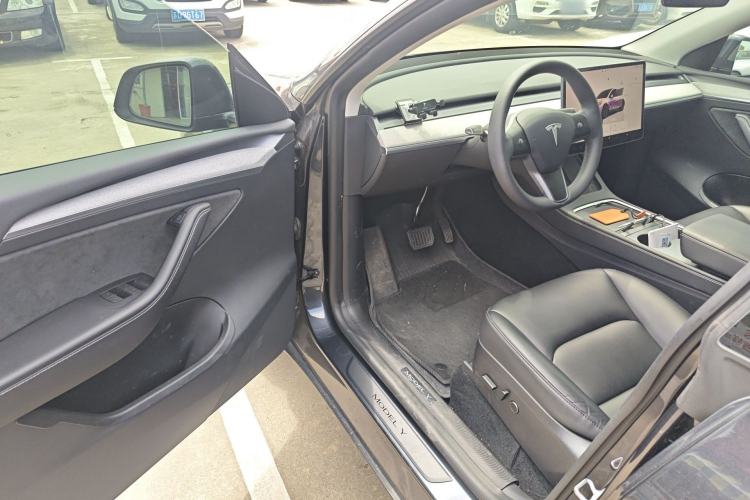 Used Tesla Model Y 2024 Rear-Wheel-Drive Version Driver Seat