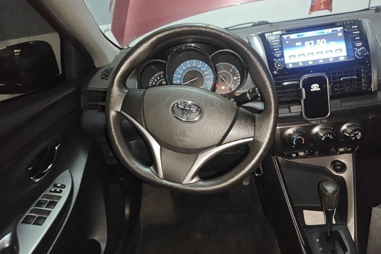 Used Toyota YARiS L Zhi Xuan 2015 1.5E Automatic Charm Edition Steering Wheel