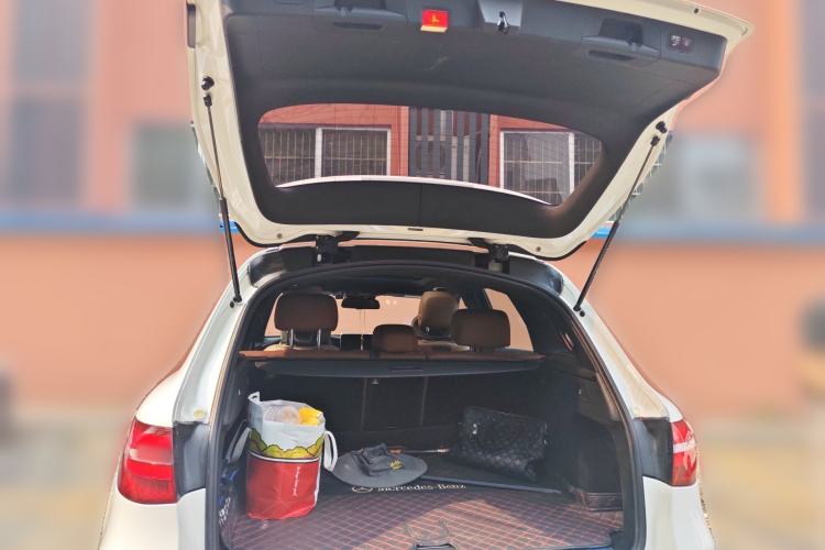 Used Mercedes-Benz GLC 2017 GLC 300 4MATIC Luxury Model Trunk